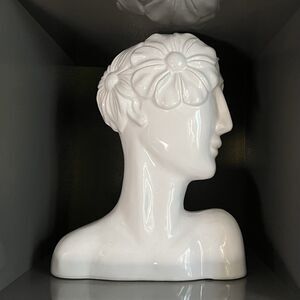 DAISY Head Face Ceramic Bust Figural Statue Figurine White Floral Etched Elegant